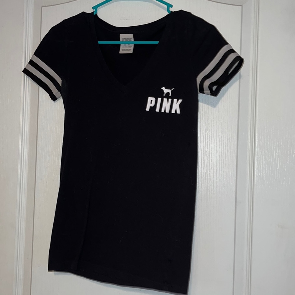 Black and white T-shirt